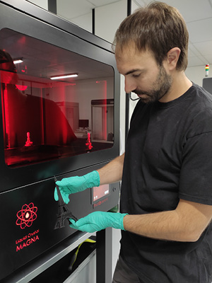 Impression 3D LCD dans les ateliers d'ARRK à Annecy