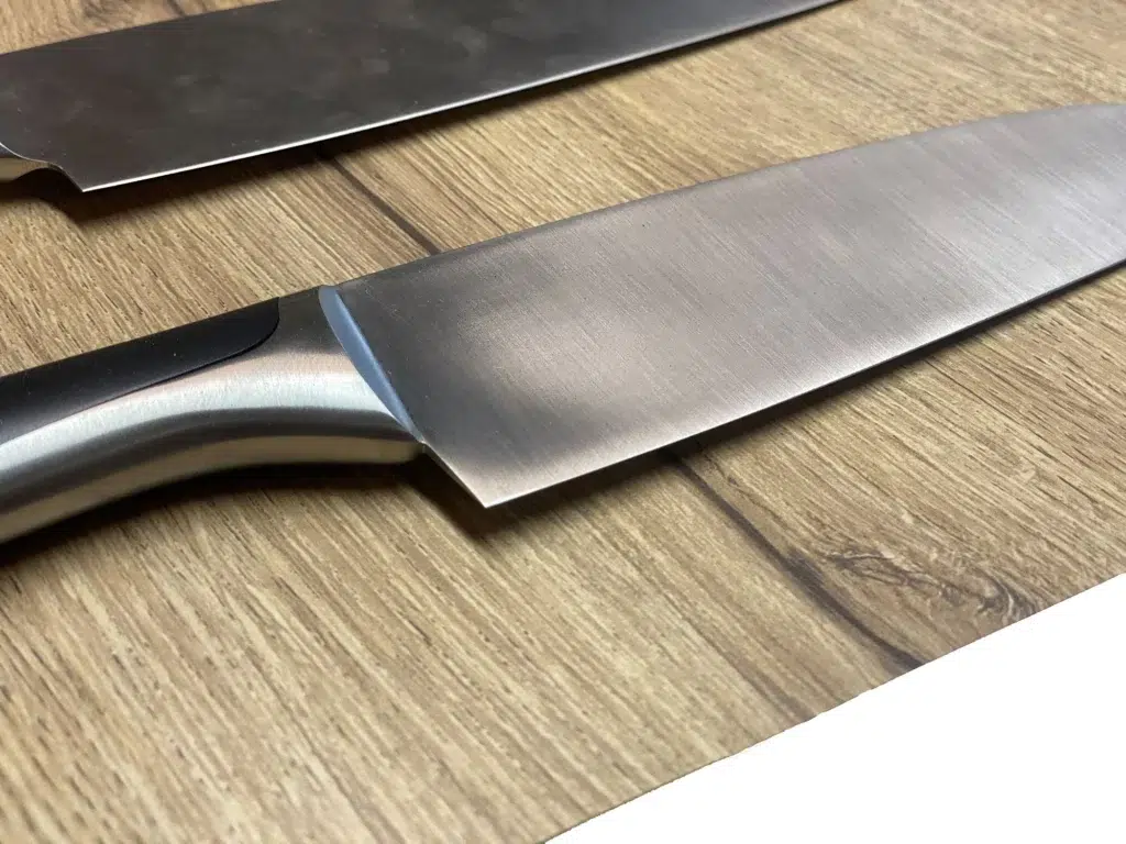 Knife-Metal-finishing-Brushed-Household-equipment-FR-©ARRK-web_2